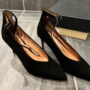 Halogen Azalea suede heels